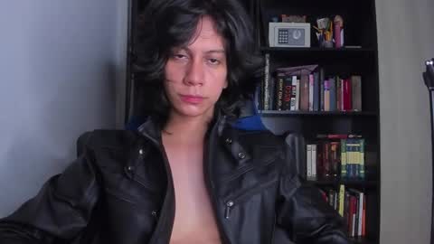 Snapshot of literateboy chatting on 11/23/25, 01:05 Literateboy online show from 11/23/25, 01:05