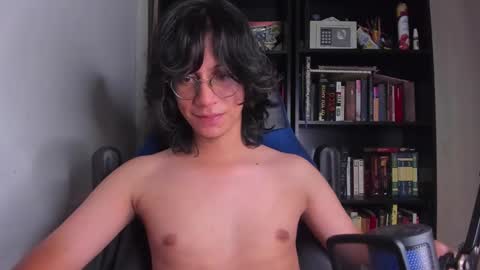 Snapshot of literateboy chatting on 12/02/25, 01:11 Literateboy online show from 12/02/25, 01:11