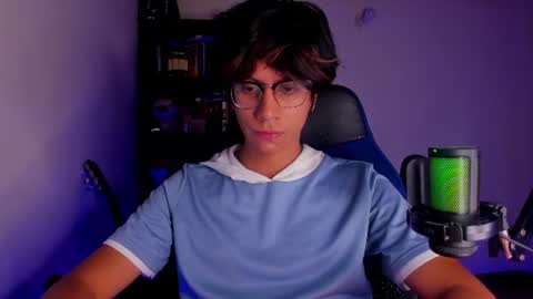 Snapshot of literateboy chatting on 07/18/26, 01:43 Literateboy online show from 07/18/26, 01:43