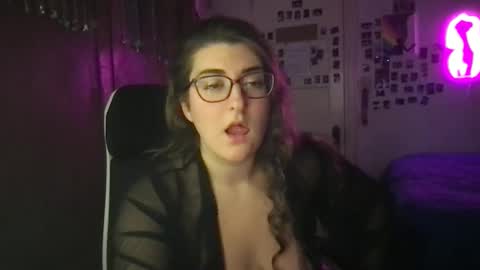 litlebabygoddess online show from 11/11/25, 07:19