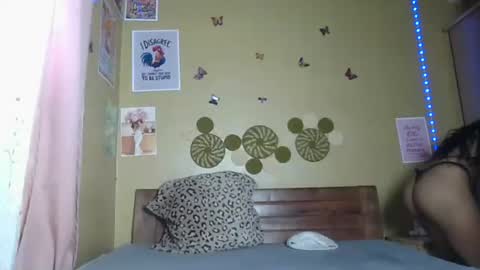 Snapshot of litlecarene chatting on 12/16/25, 12:54 litlecarene online show from 12/16/25, 12:54