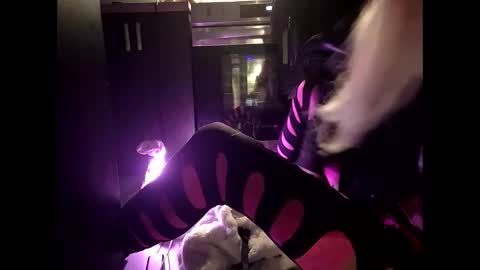 Snapshot of litleputa chatting on 12/22/25, 06:32 litleputa online show from 12/22/25, 06:32