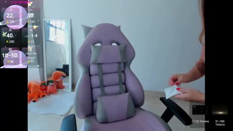 Snapshot of litlle_danni chatting on 01/12/25, 08:57 Danni online show from 01/12/25, 08:57