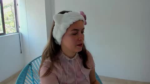 Snapshot of litlle_danni chatting on 09/28/25, 08:25 Danni online show from 09/28/25, 08:25