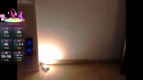 Snapshot of litlle_danni chatting on 11/11/25, 01:05 Danni online show from 11/11/25, 01:05