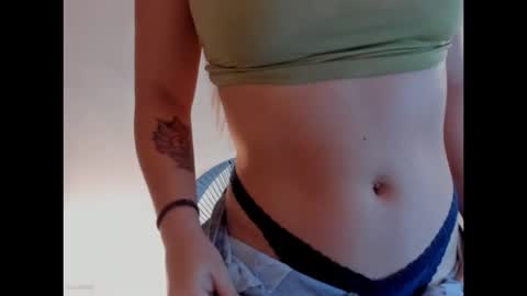 Snapshot of litlle_danni chatting on 11/24/25, 11:48 Danni online show from 11/24/25, 11:48