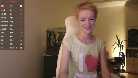 Snapshot of litllle_alis_a chatting on 01/12/25, 07:10 Alisa online show from 01/12/25, 07:10