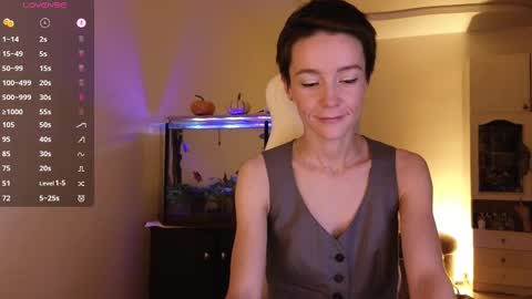 Snapshot of litllle_alis_a chatting on 10/08/25, 08:17 Alisa online show from 10/08/25, 08:17