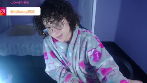 Snapshot of little__amy_ chatting on 01/10/25, 11:33 AMY online show from 01/10/25, 11:33