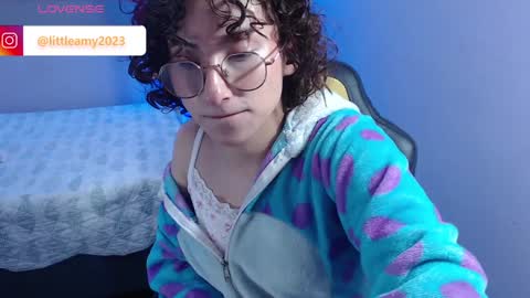 Snapshot of little__amy_ chatting on 01/20/25, 09:11 AMY online show from 01/20/25, 09:11