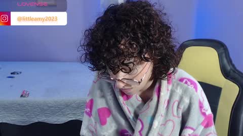 Snapshot of little__amy_ chatting on 01/28/25, 11:17 AMY online show from 01/28/25, 11:17
