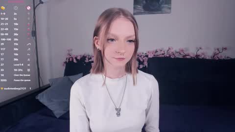 Snapshot of little__caprice chatting on 11/08/25, 07:30 Bella online show from 11/08/25, 07:30