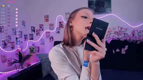 Bella online show from 12/20/25, 07:26