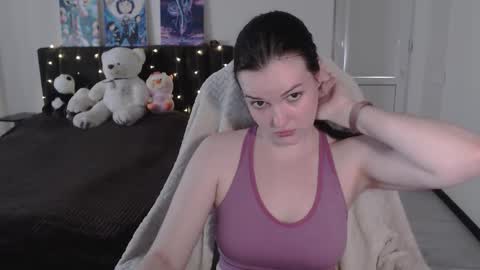 Snapshot of little__flowers chatting on 09/16/25, 08:48 little__flowers online show from 09/16/25, 08:48