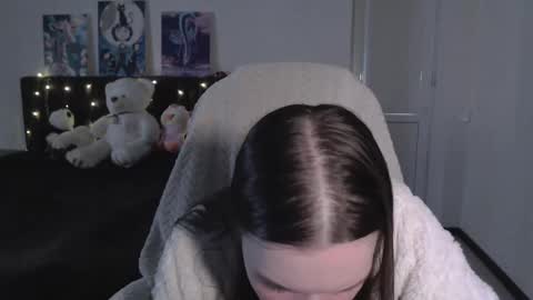 Snapshot of little__flowers chatting on 09/30/25, 11:04 little__flowers online show from 09/30/25, 11:04