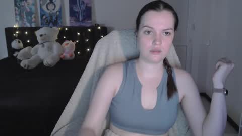 Snapshot of little__flowers chatting on 10/15/25, 08:03 little__flowers online show from 10/15/25, 08:03