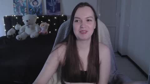 Snapshot of little__flowers chatting on 11/30/25, 07:56 little__flowers online show from 11/30/25, 07:56