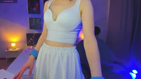 Snapshot of little__isabel chatting on 02/25/26, 01:37 Isabel online show from 02/25/26, 01:37