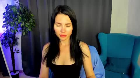 Snapshot of little__isabel chatting on 06/29/26, 07:58 Isabel online show from 06/29/26, 07:58