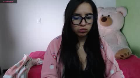 Snapshot of little__samantha_ chatting on 11/05/25, 11:43 Samantha. online show from 11/05/25, 11:43