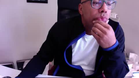 Snapshot of little_buddha chatting on 10/01/25, 08:42 Pure Black Power online show from 10/01/25, 08:42