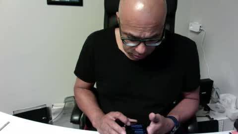 Snapshot of little_buddha chatting on 11/02/25, 06:54 Pure Black Power online show from 11/02/25, 06:54