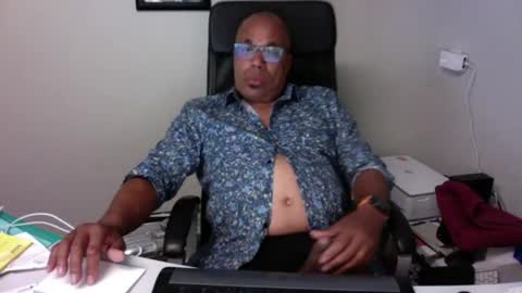 Snapshot of little_buddha chatting on 07/05/26, 09:00 Pure Black Power online show from 07/05/26, 09:00