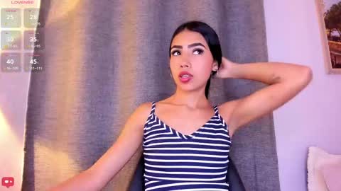 Snapshot of little_caprice_x chatting on 09/19/25, 07:25 Ana online show from 09/19/25, 07:25
