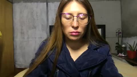 Snapshot of little_devil_diablita90 chatting on 01/03/25, 01:27 Diablita online show from 01/03/25, 01:27