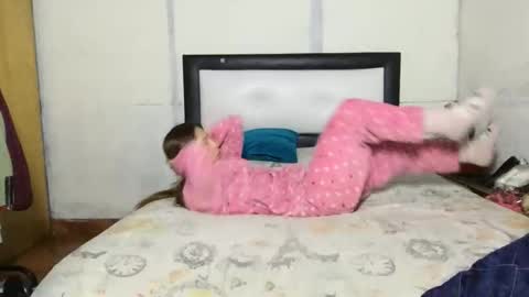 Snapshot of little_devil_diablita90 chatting on 10/25/25, 10:56 Diablita online show from 10/25/25, 10:56