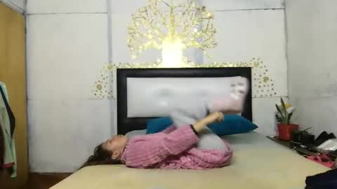 Snapshot of little_devil_diablita90 chatting on 11/24/25, 09:31 Diablita online show from 11/24/25, 09:31