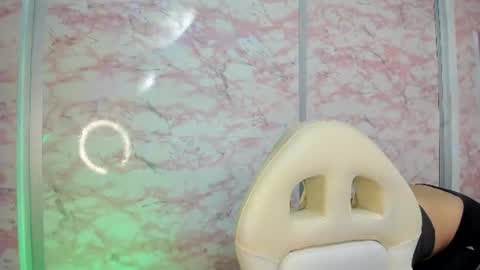 Snapshot of little_doll_4u chatting on 06/20/26, 10:29 ANNI online show from 06/20/26, 10:29