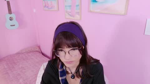 Little Effy online show from 04/01/26, 12:00