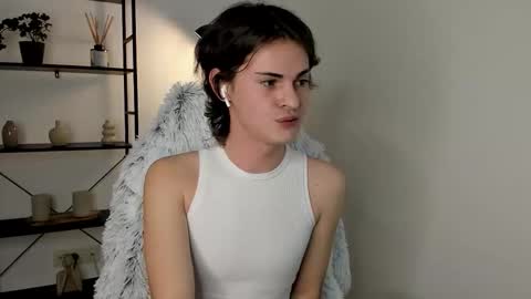 Snapshot of little_femb0y chatting on 02/03/26, 08:14 Daniel online show from 02/03/26, 08:14