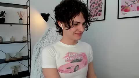 Snapshot of little_femb0y chatting on 02/28/26, 01:01 Daniel online show from 02/28/26, 01:01