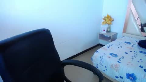 Snapshot of little_flower4you chatting on 01/09/25, 10:09 mai rojas online show from 01/09/25, 10:09