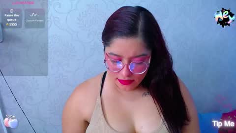 Snapshot of little_flower4you chatting on 02/15/25, 06:55 mai rojas online show from 02/15/25, 06:55