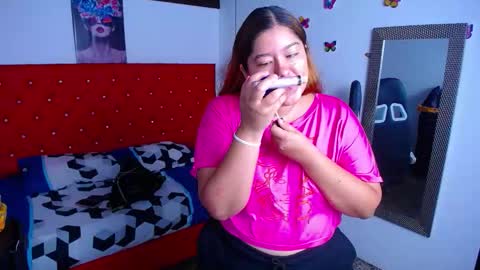 Snapshot of little_flower4you chatting on 10/24/25, 12:45 mai rojas online show from 10/24/25, 12:45