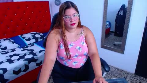 Snapshot of little_flower4you chatting on 10/25/25, 12:34 mai rojas online show from 10/25/25, 12:34