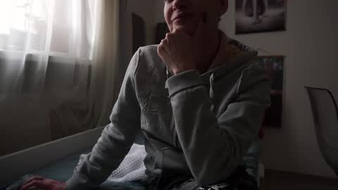 Snapshot of little_heart_andreea chatting on 02/18/25, 12:49 little_heart_andreea online show from 02/18/25, 12:49