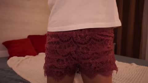 Snapshot of little_heart_andreea chatting on 11/10/25, 09:19 little_heart_andreea online show from 11/10/25, 09:19