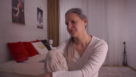 Snapshot of little_heart_andreea chatting on 12/05/25, 10:57 little_heart_andreea online show from 12/05/25, 10:57