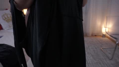 Snapshot of little_heart_andreea chatting on 12/14/25, 09:52 little_heart_andreea online show from 12/14/25, 09:52