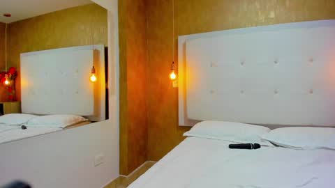 Snapshot of little_jenni chatting on 12/07/24, 04:36 online show from 12/07/24, 04:36