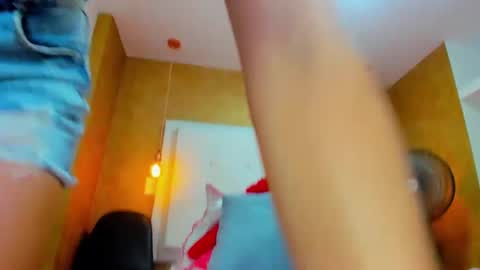 Snapshot of little_jenni chatting on 02/02/25, 05:04 online show from 02/02/25, 05:04