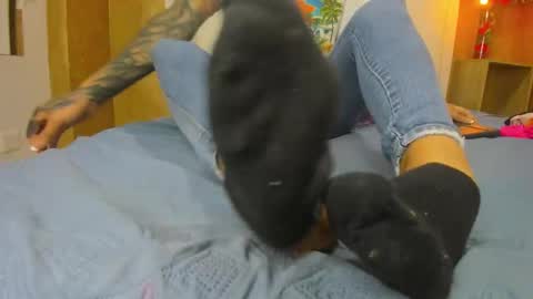 Snapshot of little_jenni chatting on 09/17/25, 01:02 online show from 09/17/25, 01:02