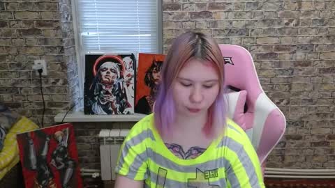 Snapshot of little_kitsune chatting on 12/14/25, 07:03 Rachel online show from 12/14/25, 07:03