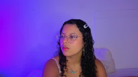 Snapshot of little_lilith_apple chatting on 11/06/25, 04:08 little_lilith_apple online show from 11/06/25, 04:08