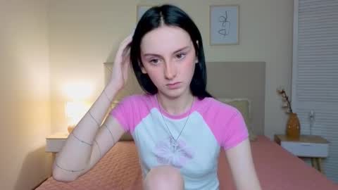 little_mollee online show from 10/05/25, 08:18