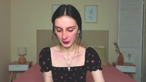 little_mollee online show from 10/15/25, 09:04